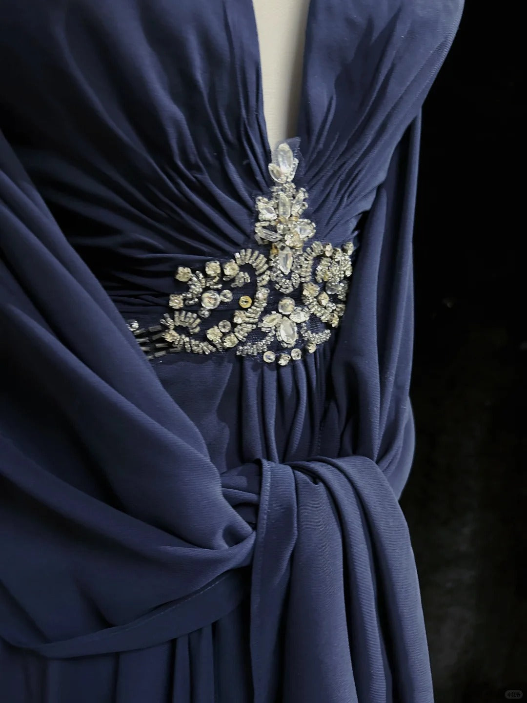 Robe de soirée longue en mousseline de soie, dos nu, strass bleus, nv4427