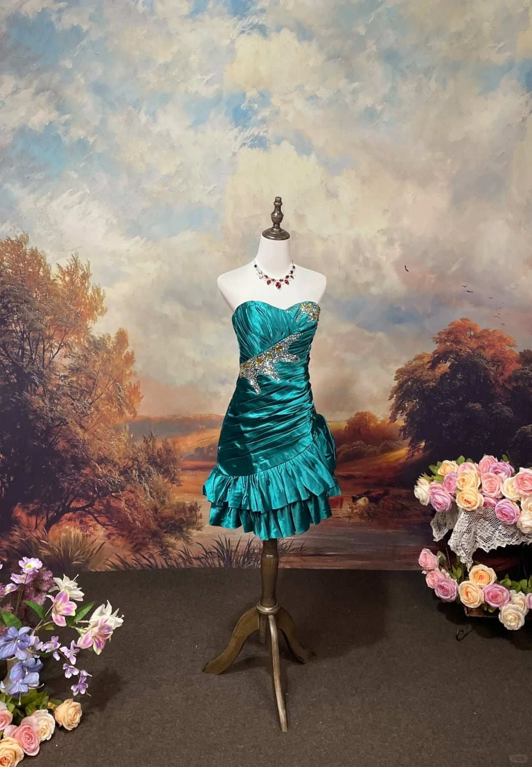 Blaues elegantes Retro-Mode-Exquisite Edelstein-Perlen-Kurzes Satin-Ballkleid-Abendkleid-Abschlussballkleid nv4082
