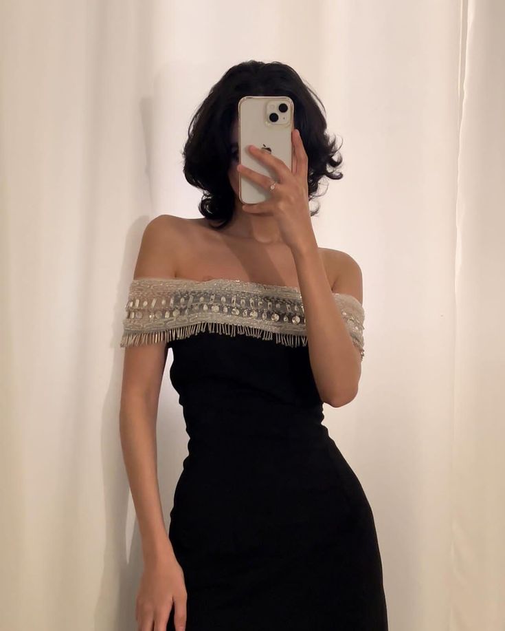 Schwarzes schlichtes und elegantes One-Shoulder-Trägerloses langes Ballkleid mit Kettendeko, Abendkleid, Partykleid, NV2417