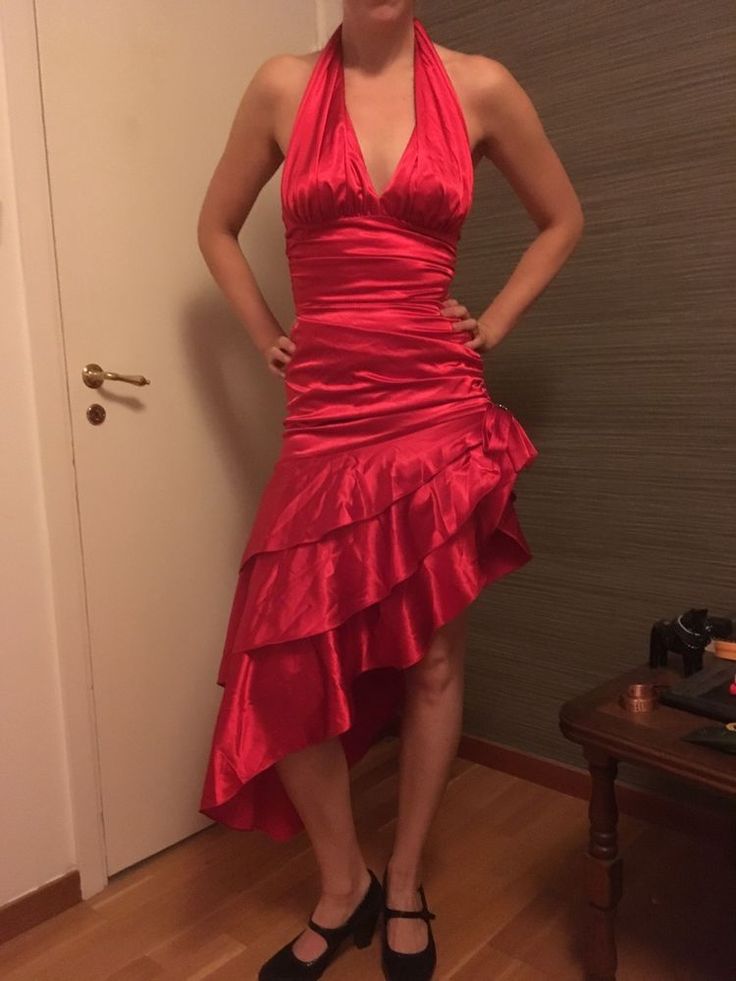 Robe de soirée longue rouge en satin à volants, sans bretelles, à la mode, nv3608