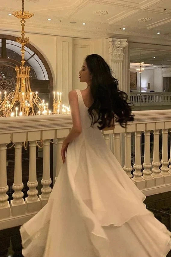 Weißes elegantes unregelmäßiges Saum langes Ballkleid Abendkleid A-Linie quadratischer Ausschnitt Ballkleid Knöchellänge nv2007