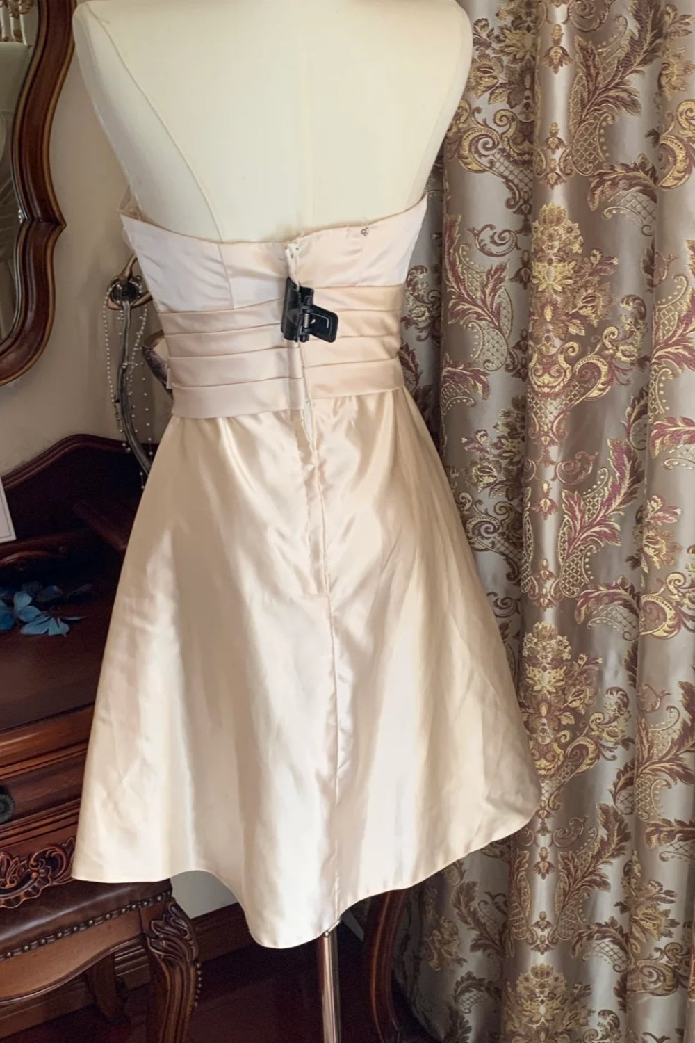 Kurzes Satin-Geburtstagskleid/Festtagskleid NV6370
