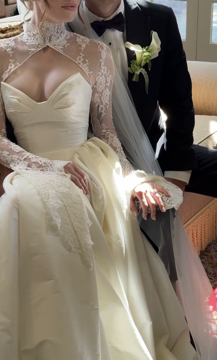 NiceVestidos - Robe de mariée longue blanche en dentelle à manches longues NV5837
