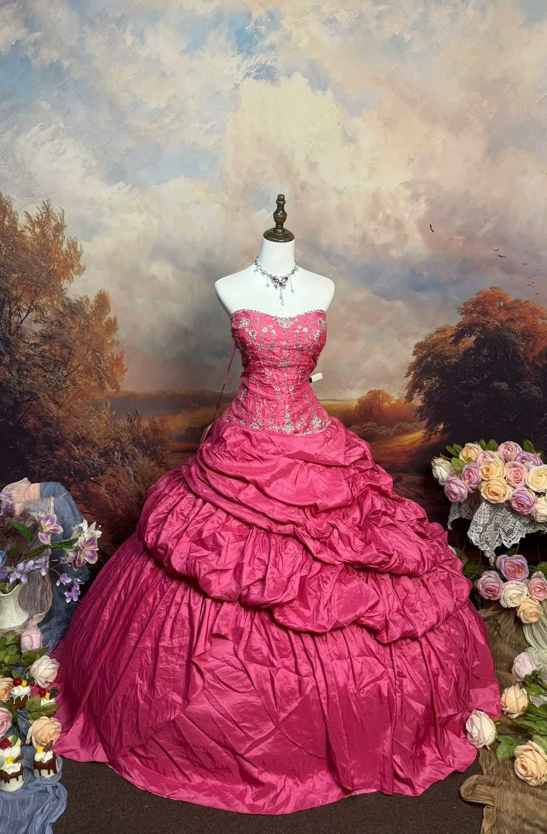 Robe de bal longue en satin rose vintage ornée de perles nv5146