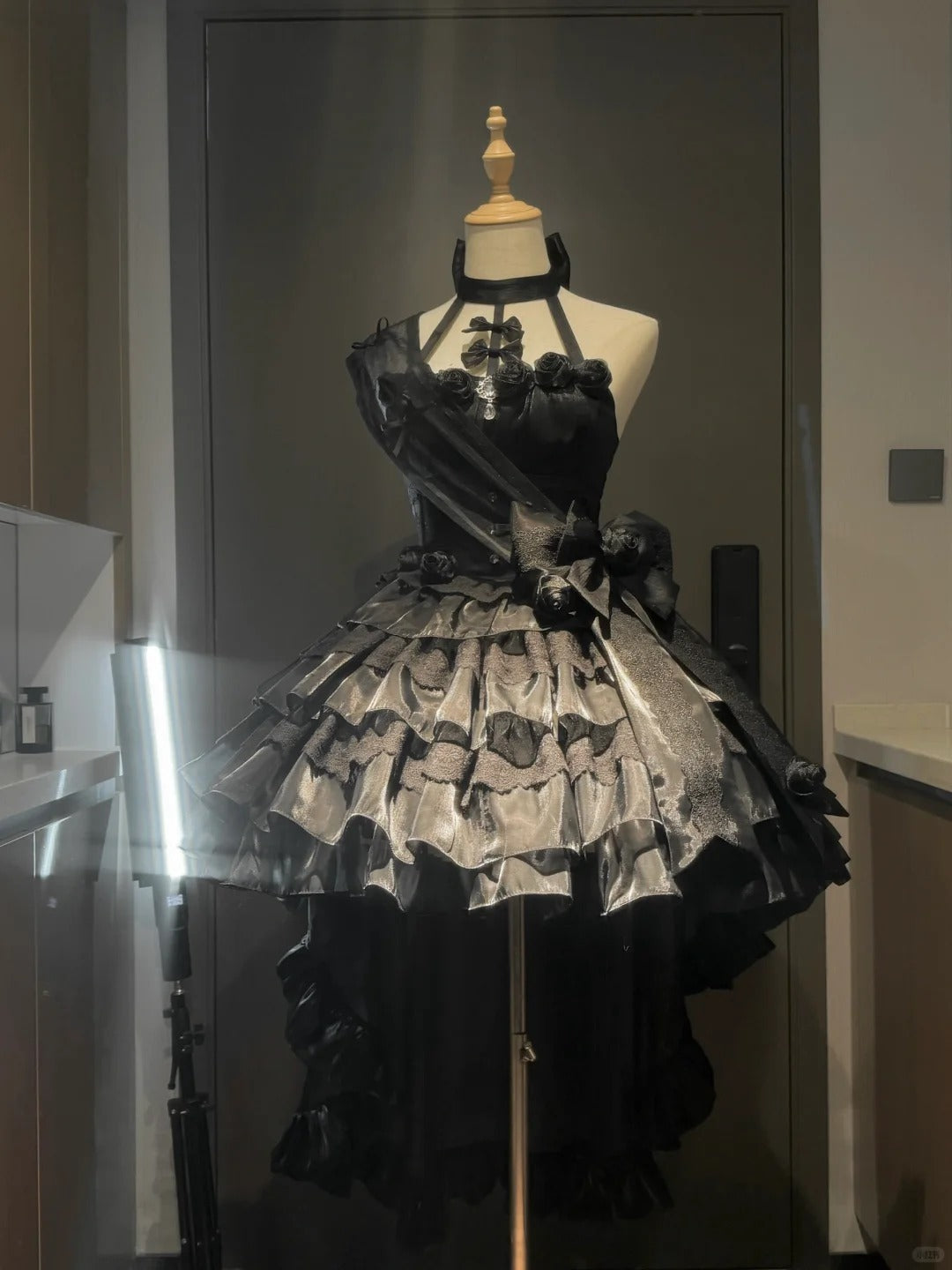 Robe de soirée noire élégante et sexy, courte, asymétrique, en satin, robe de bal, robe d'anniversaire, nv4412