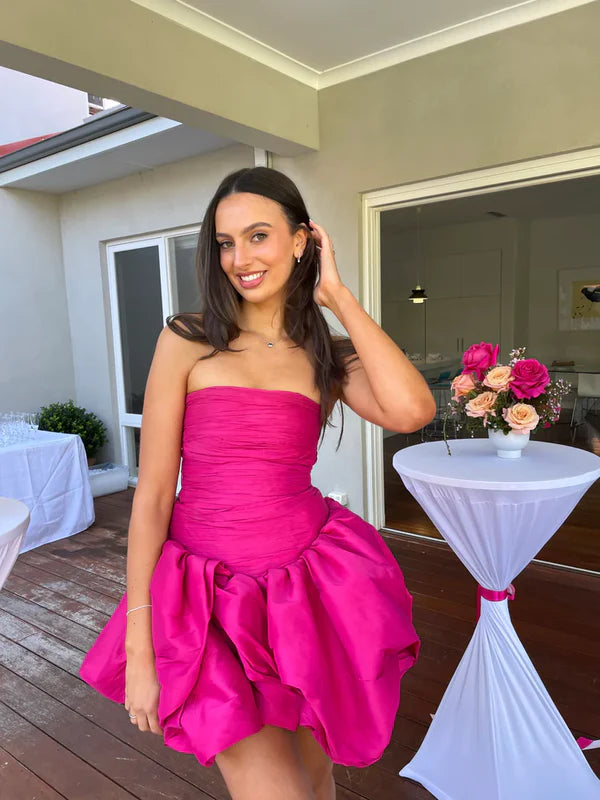 Robe de soirée d'anniversaire rose vif à épaules dénudées et coupe trapèze nv2122