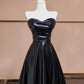 Schwarzes schlichtes, stilvolles bodenlanges Ballkleid-Abendkleid aus Satin, NV5055