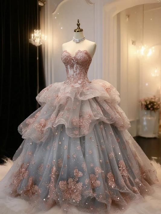 Puderzucker-Schimmer | Champagnerrosafarbenes Ballkleid für einen Winterball NV6516