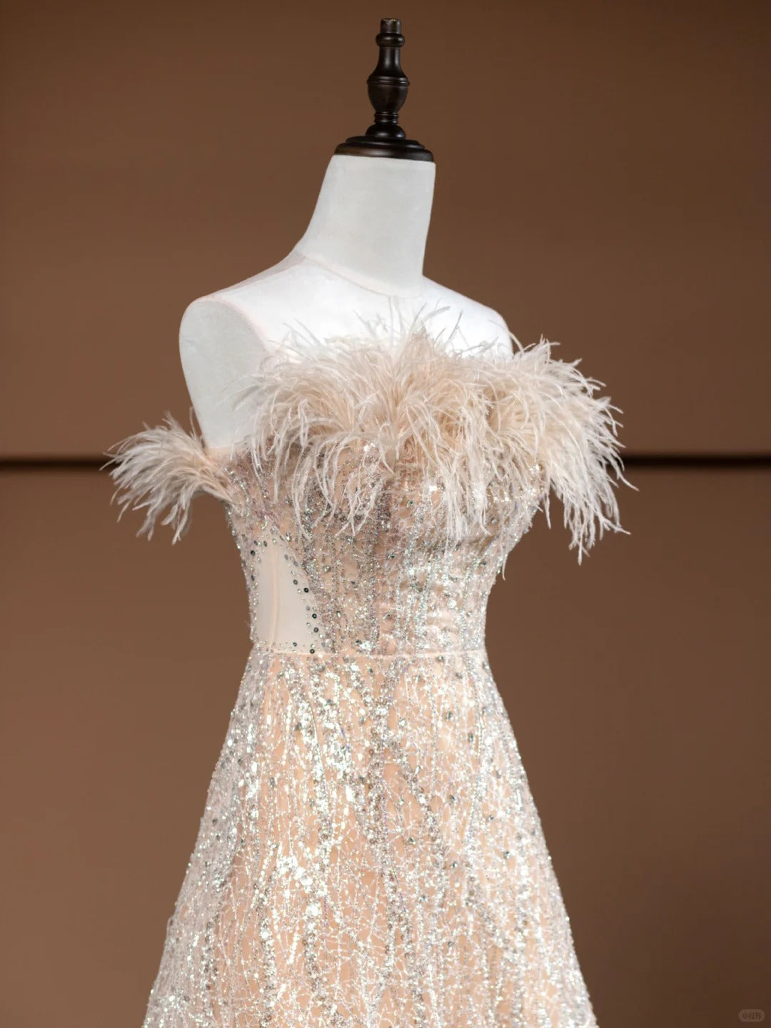 Süßes Champagner-Federkleid mit Perlen, elegantes, langes Tüll-Abschlussballkleid, Abendkleid, Partykleid, NV4749