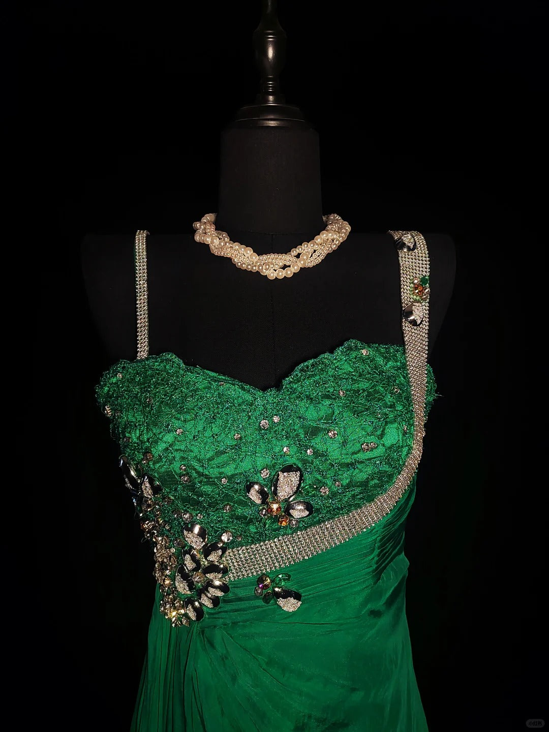 Green Vintage Fashion Elegant Exquisite Beaded Lace Long Satin Floor Length Trailing Ball Gown Evening Gown Party Dress nv3860