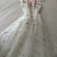 Weißes elegantes Retro-Mode-Romantisches Exquisites Blumenmuster Langes bodenlanges Chiffon-Tüll-Ballkleid-Abendkleid Geburtstags-/Urlaubs-/Hochzeitskleid Ballkleid-Brautkleid nv4076