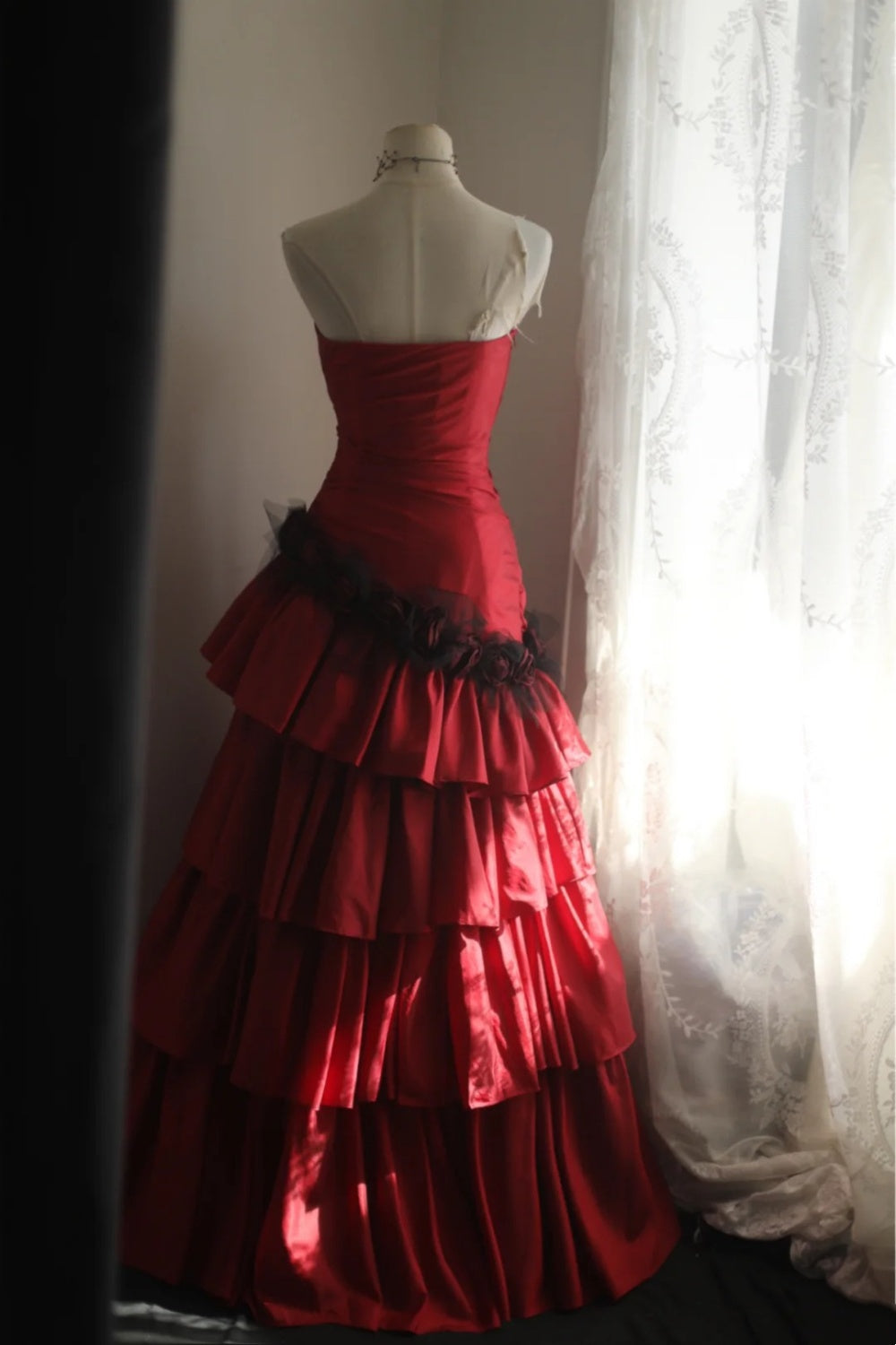 Flammenrotes, unregelmäßiges Prinzessinnenkleid, Hochzeitskleid NV6585