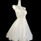 Weißes, stilvolles, plissiertes, kurzes Chiffon-Heimkehrkleid mit Perlenbesatz für Geburtstage, NV5222