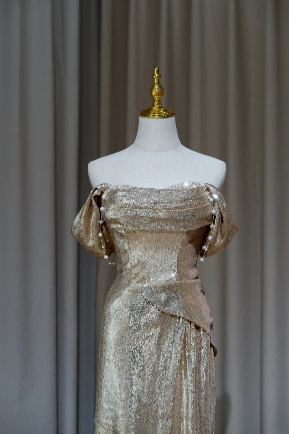 NiceVestidos – Goldfarbenes, paillettenbesetztes, langes, schimmerndes Abendkleid NV5994