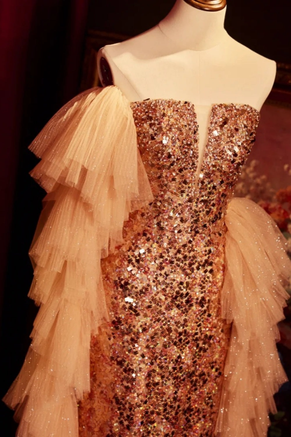 Luxuriöses, prachtvolles und exquisites langes formelles Goldkleid NV6538
