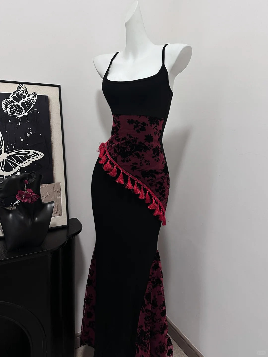 Robe de soirée longue en satin rouge et noir, élégante et vintage, à pompons, motif floral, tenue de bal, d'anniversaire, nv4051
