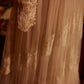 Elegantes, langes Brautkleid aus Tüll im Vintage-Stil mit exquisiter Spitze. NV6541