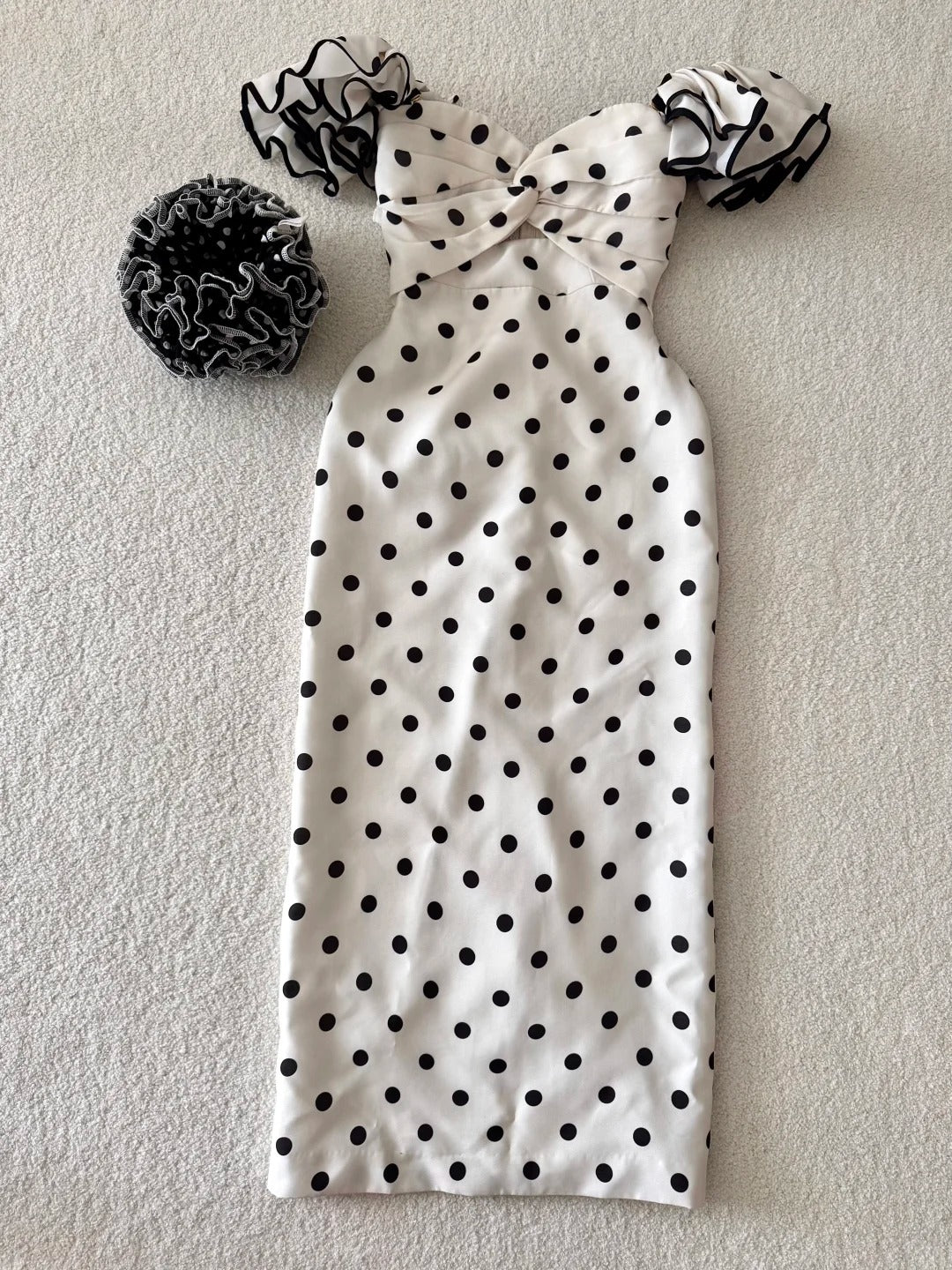 NiceVestidos - Robe de soirée mi-longue en mousseline blanche et noire à pois, tendance, nv5537
