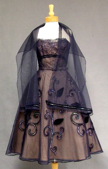 NiceVestidos - Robe de soirée mi-longue en tulle violet foncé brodé, sans manches, coupe trapèze, NV5780