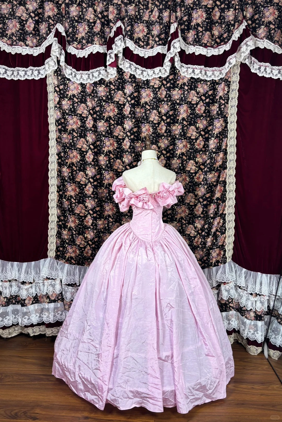 Rosa Blumen Perlen Prinzessin lange Satin Ballkleid Abendkleid Quinceanera Kleid nv4649