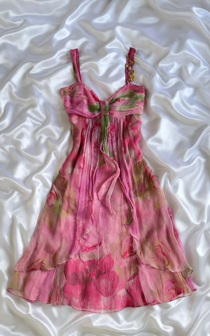 NiceVestidos – Kurzes rosa Chiffon-Heimkehrkleid mit Blumenmuster NV5687