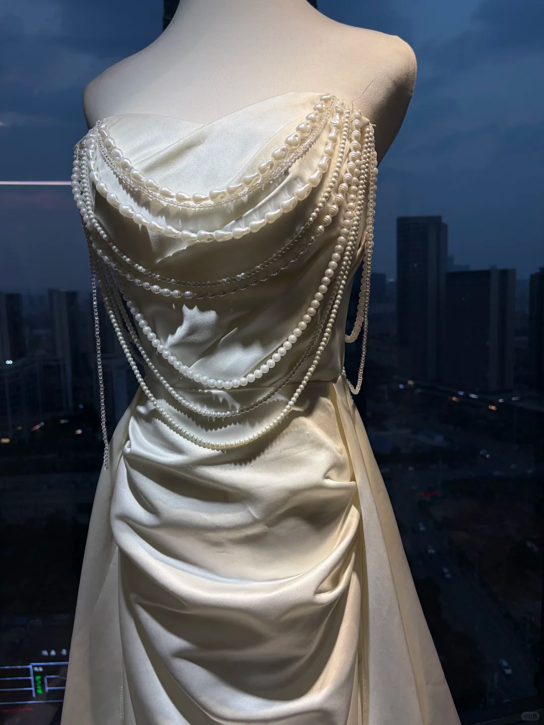 Strapless White Satin Mermaid Wedding Gown Draped Pearl Chains Ruched Skirt Long Train Formal Evening Dress  NV6981
