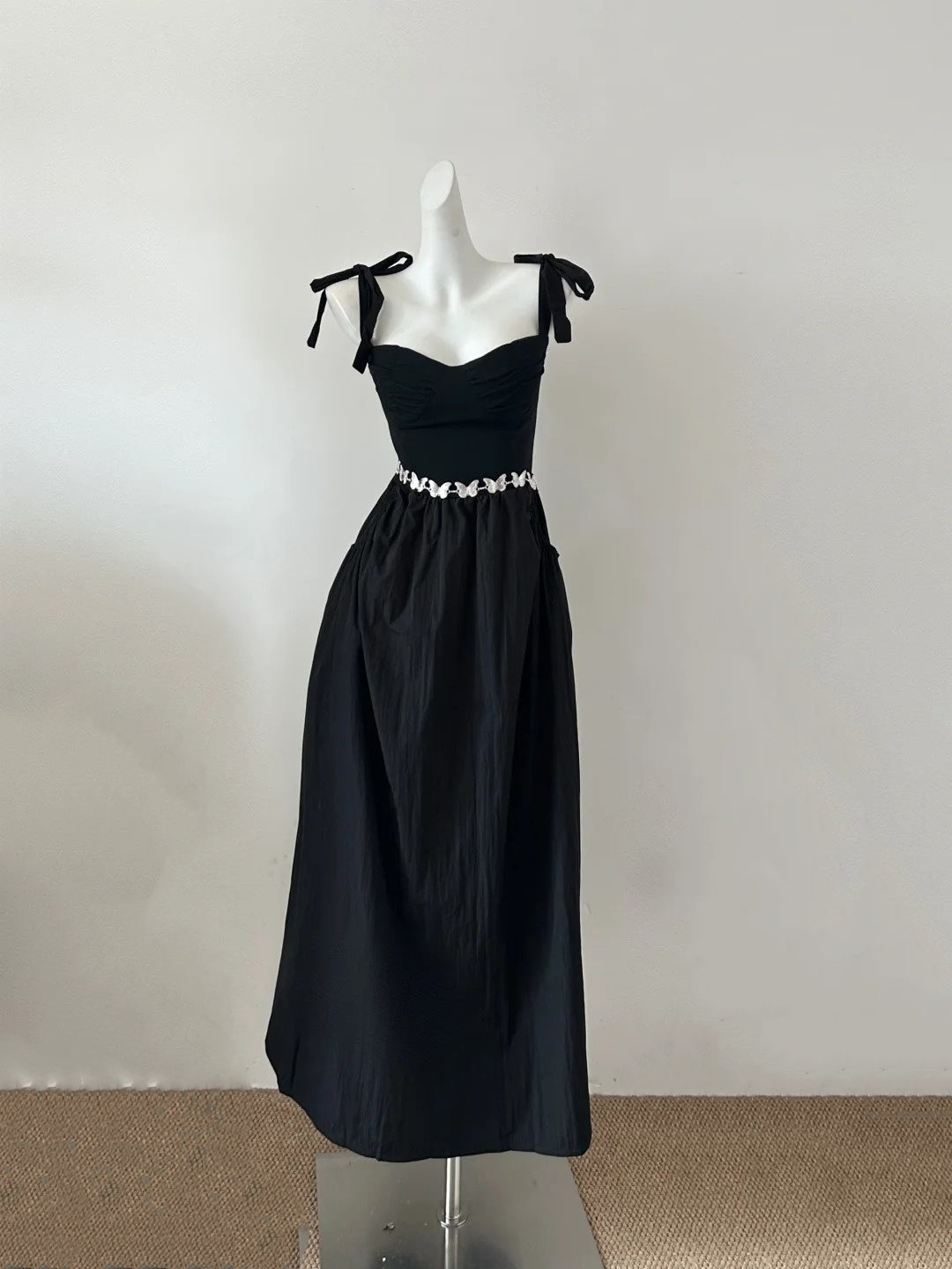 Robe de soirée longue en satin avec nœud noir et élégante robe de bal nv4180