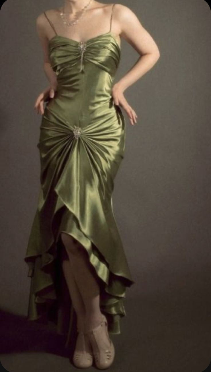 Grünes, figurbetontes, langes Ballkleid mit Spaghettiträgern, NV1965