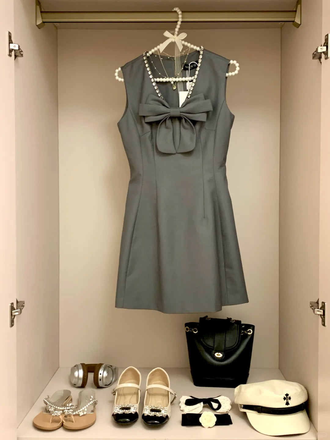 Graues, modisches, kurzes Satin-Heimkehrkleid, Geburtstagspartykleid, nv5316