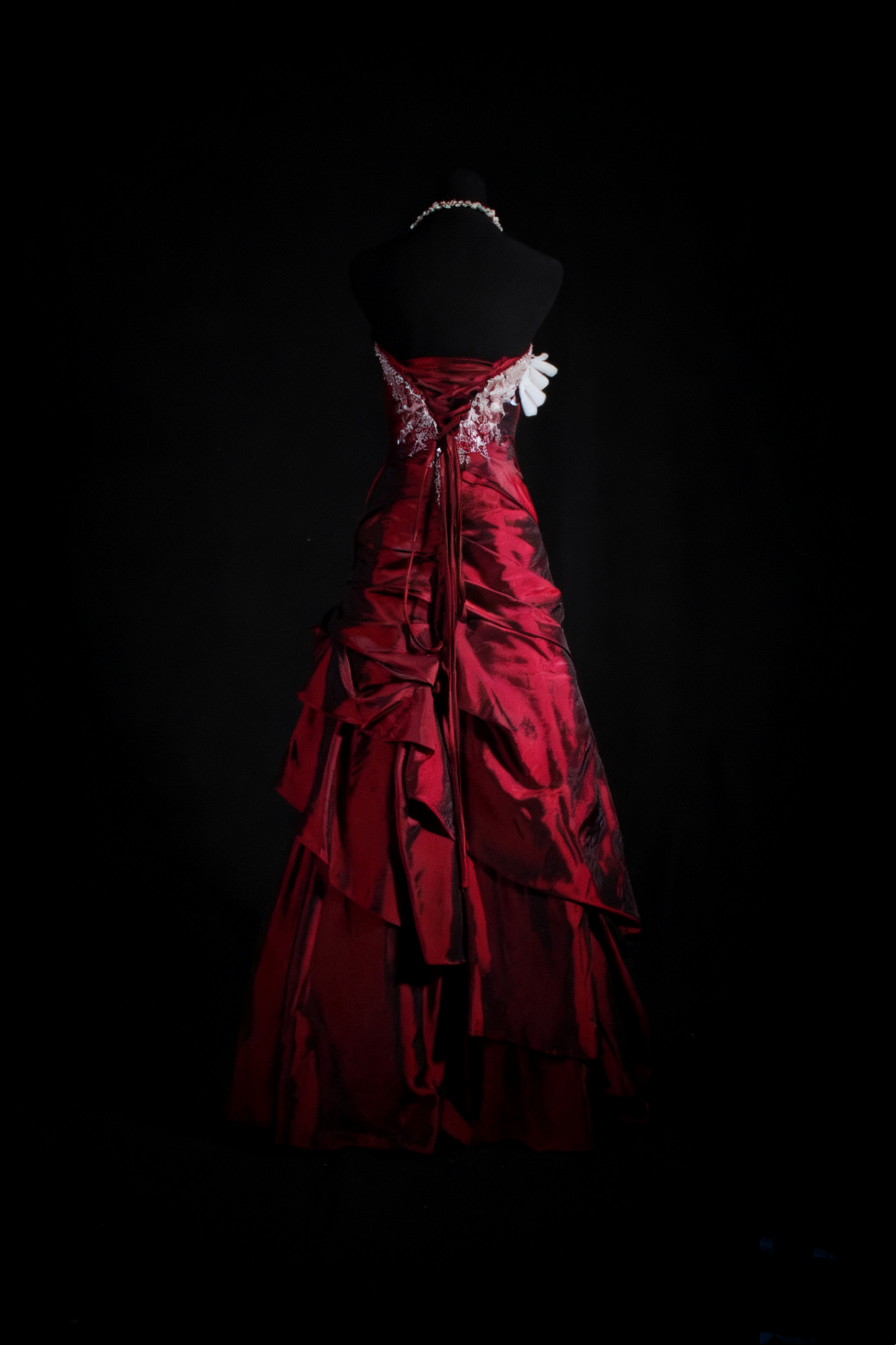 NiceVestidos – Vintage Burgunderrot, exquisites, perlenbesetztes Satin-Plissee-Langballkleid, Abschlusskleid NV5859