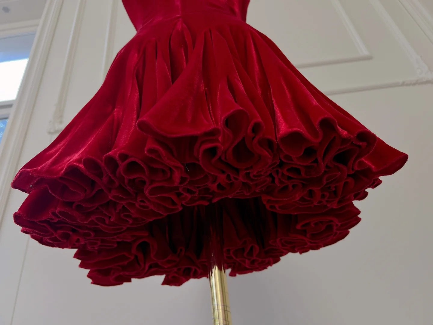 NiceVestidos-_NV Kurzes rotes Samtkleid für festliche Anlässe NV5938