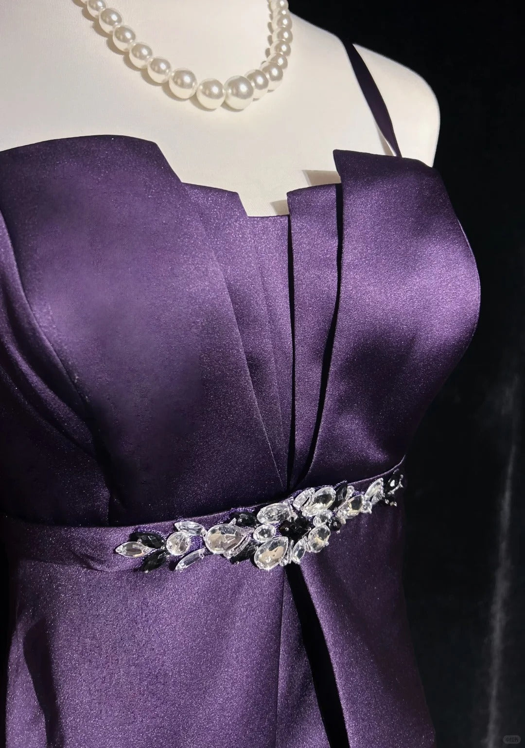 Robe de soirée courte violette en satin et perles, tenue de bal nv4390