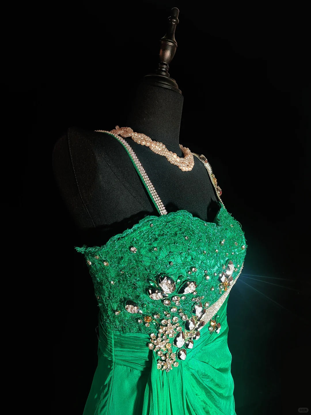 Green Vintage Fashion Elegant Exquisite Beaded Lace Long Satin Floor Length Trailing Ball Gown Evening Gown Party Dress nv3860