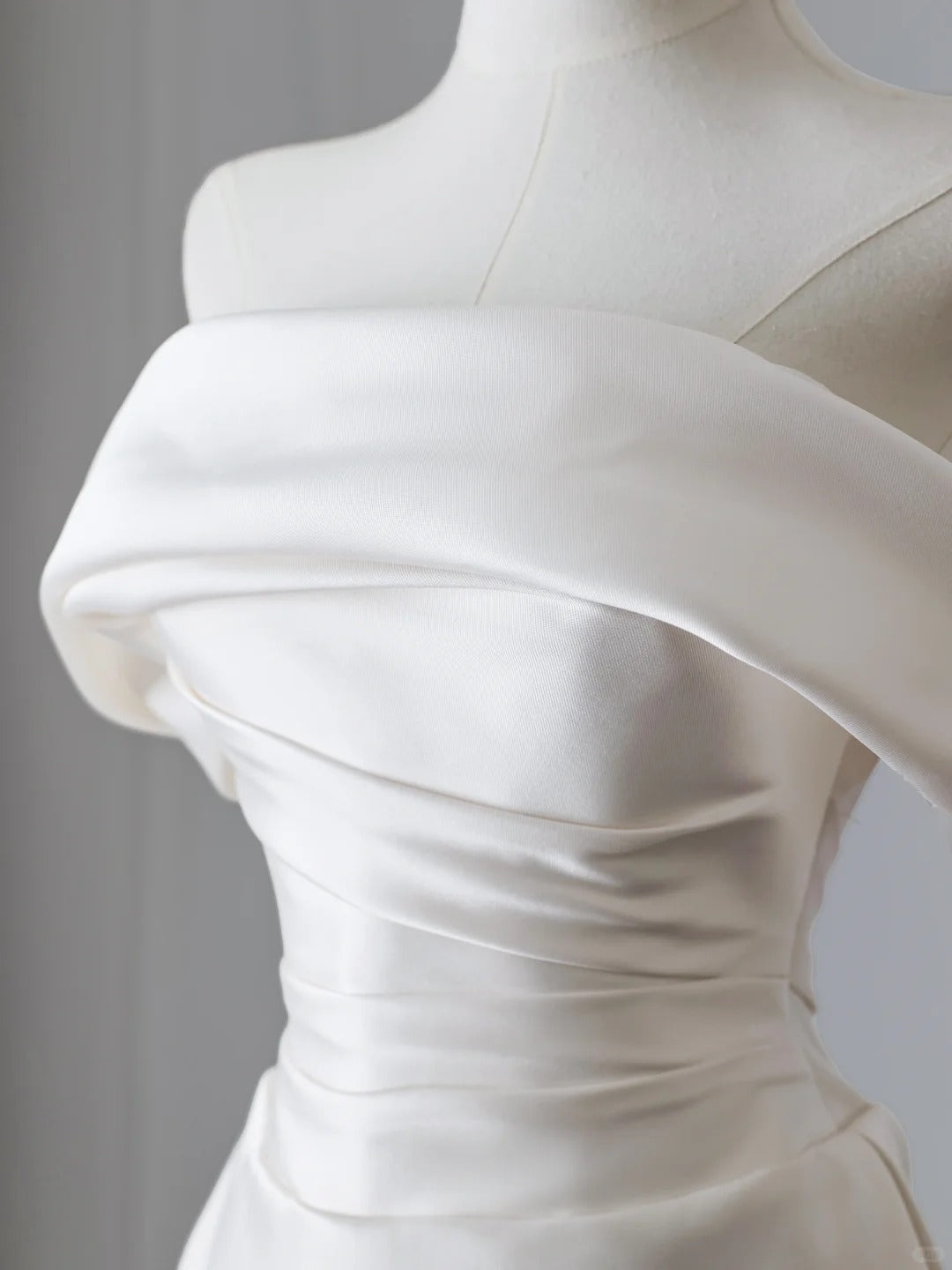 White Mermaid Satin Elegant Long Ball Gown Evening Gown Graduation Gown Wedding Dress nv4334