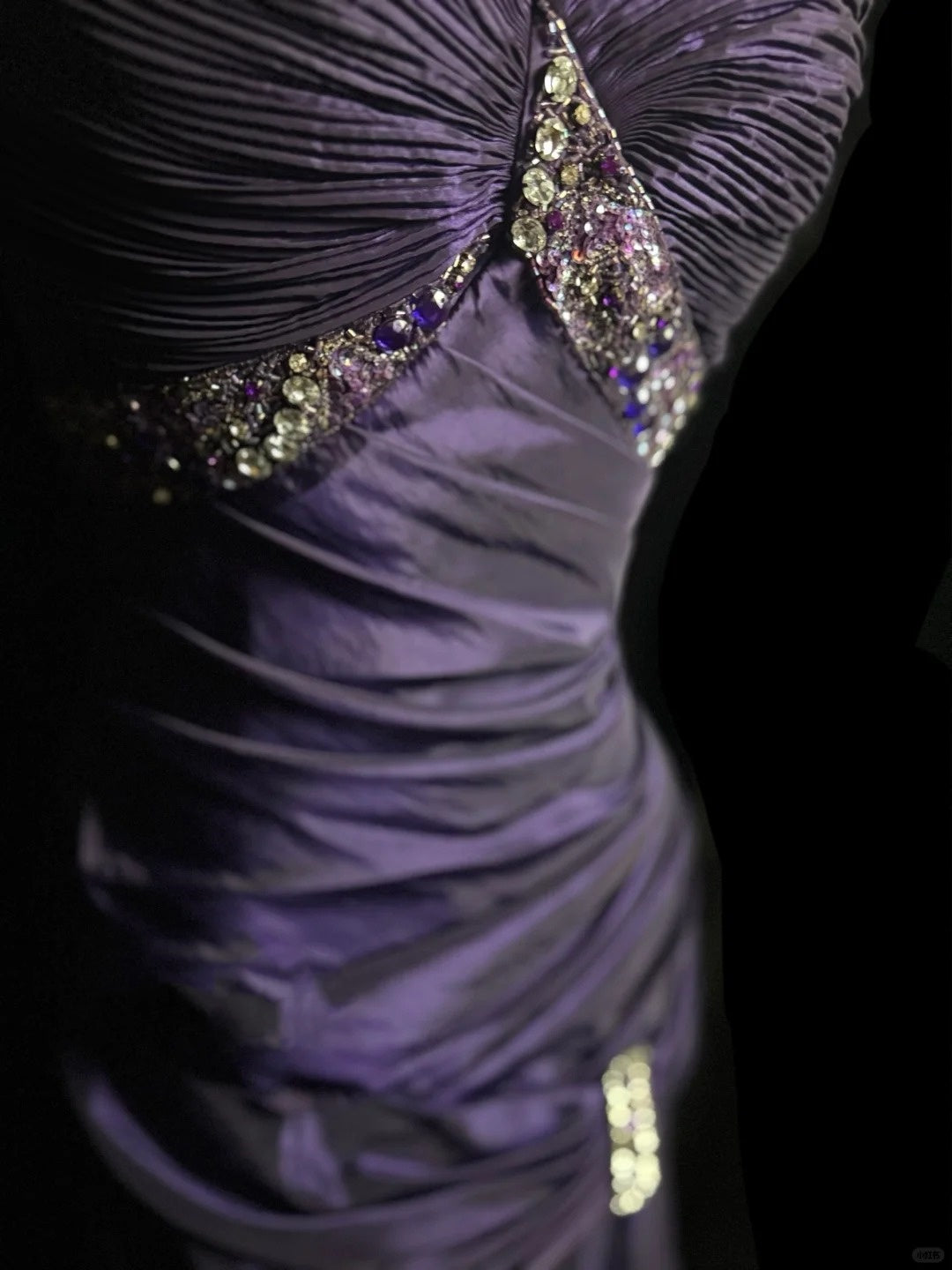 Robe de soirée élégante en satin violet vintage avec perles et pierres précieuses, à bretelles spaghetti, longue et longue, robe de bal, robe d'anniversaire, nv4140