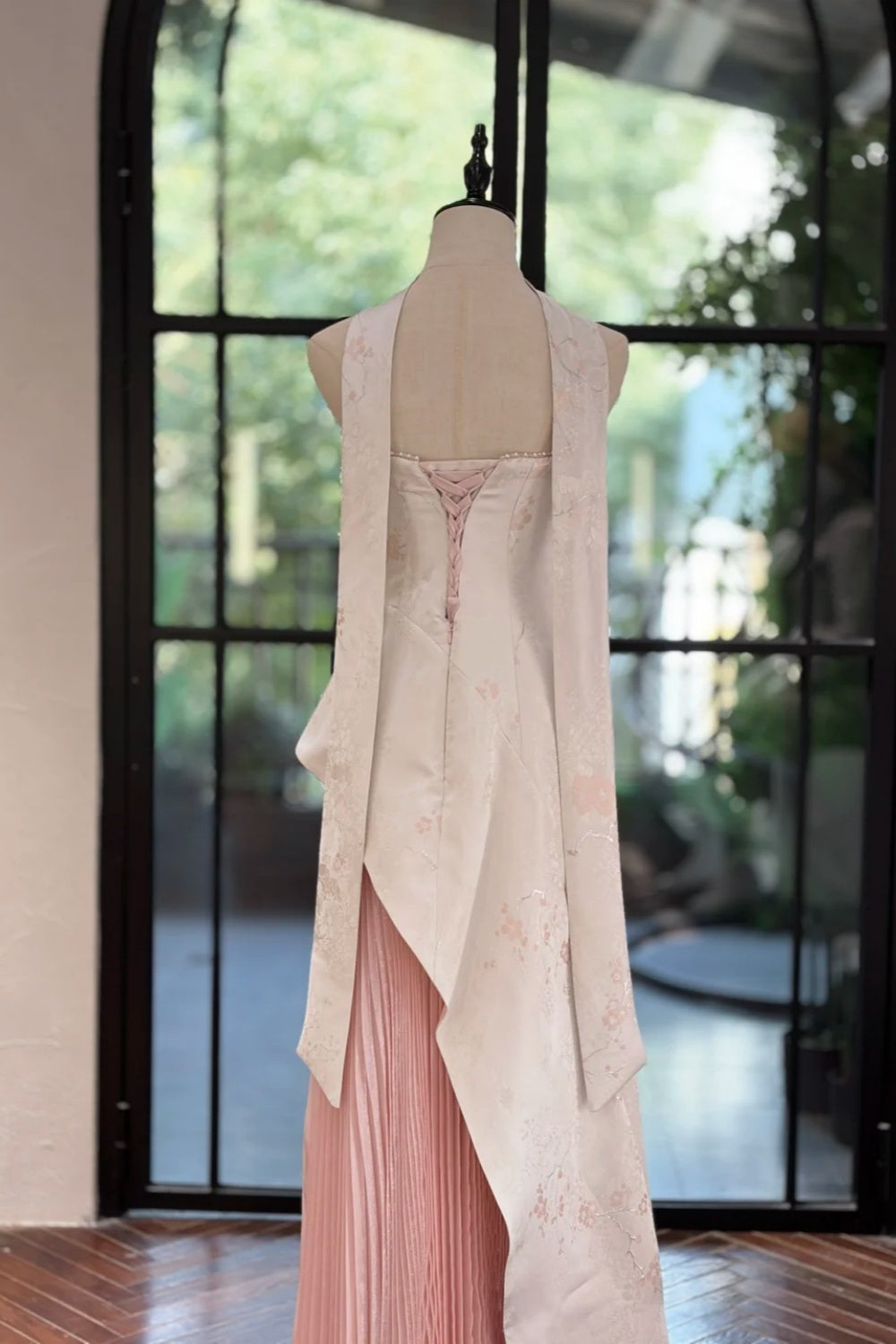 Modern Chinese Style Pink-White Contrast Strapless Shawl Pleated Train Gown - Elegant Dress for Engagement & Chinese Wedding  NV6361
