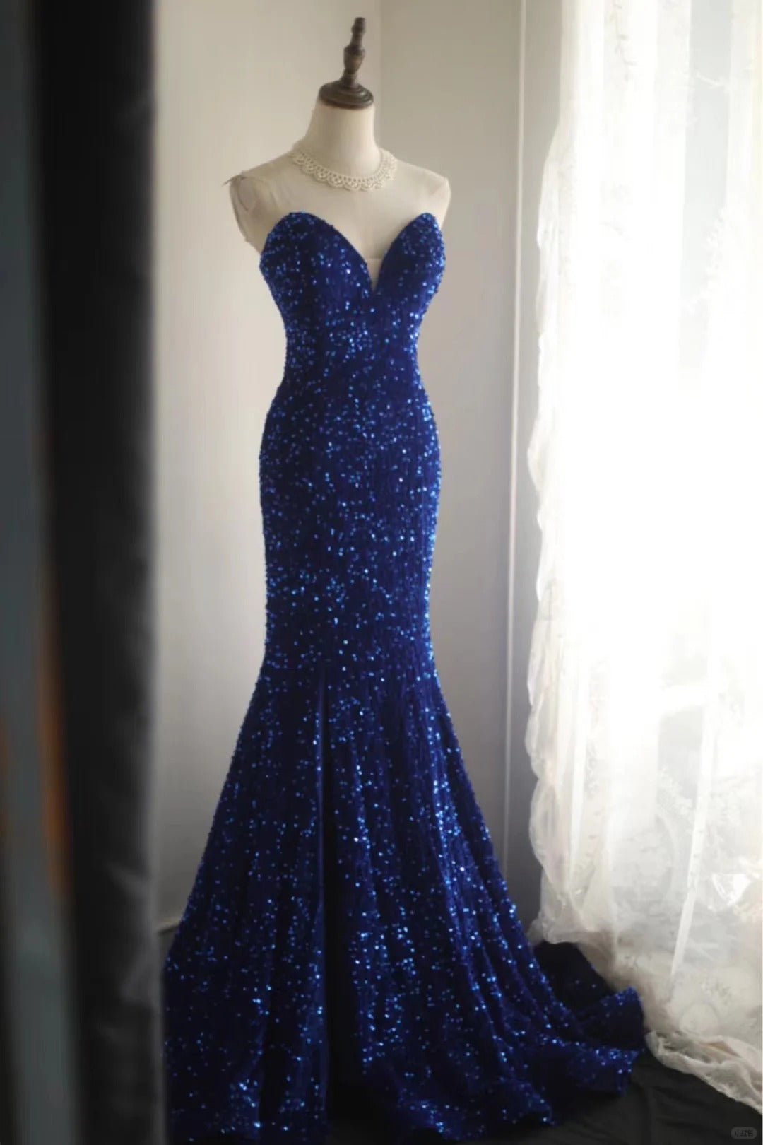 Robe de soirée élégante en velours bleu royal, longue, plissée, à paillettes, perlée, style sirène, queue de poisson, longueur au sol, robe de bal, robe de soirée, robe de mariée, nv4123