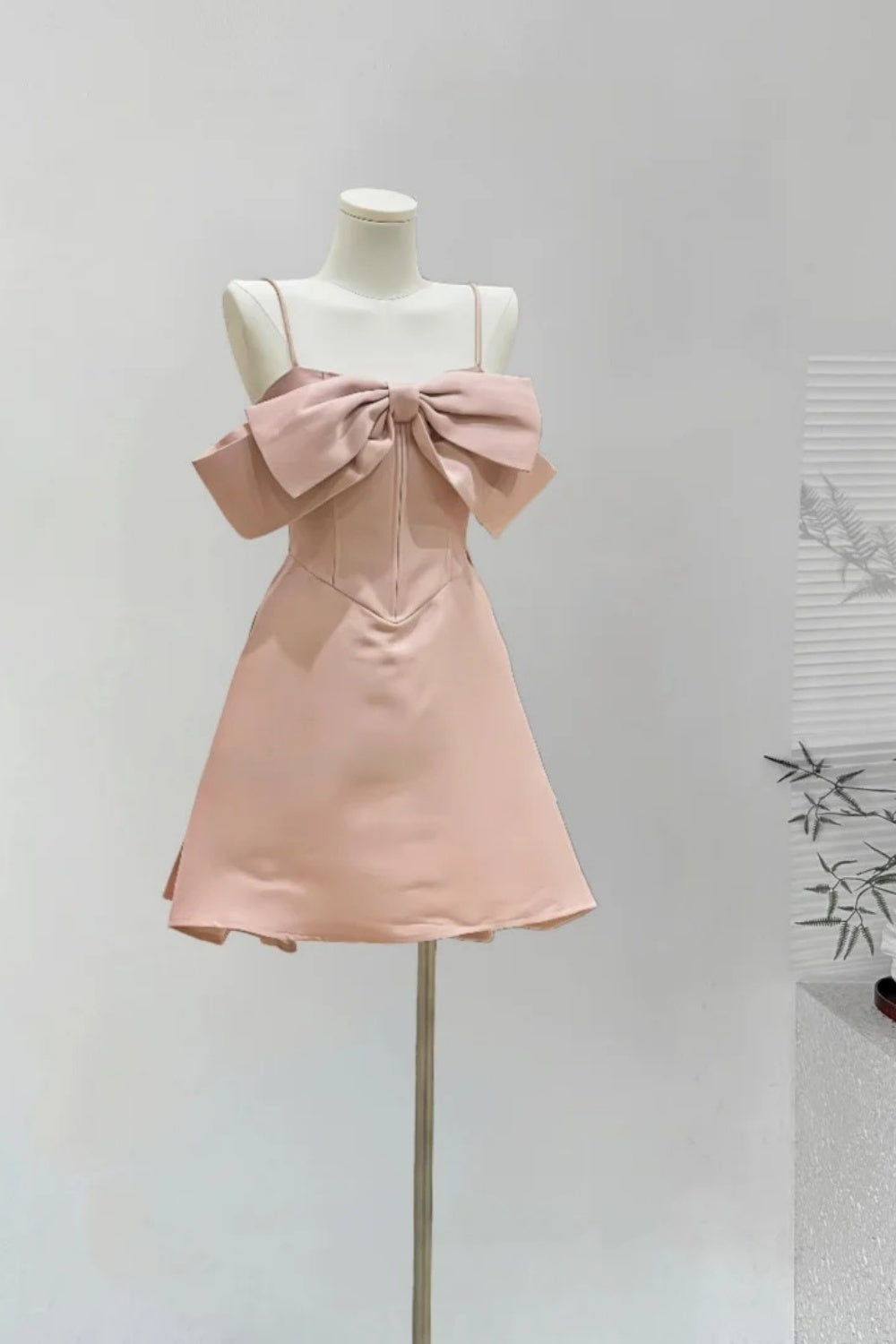 Robe de soirée courte en satin avec nœud rose, robe de fête d'anniversaire nv5275