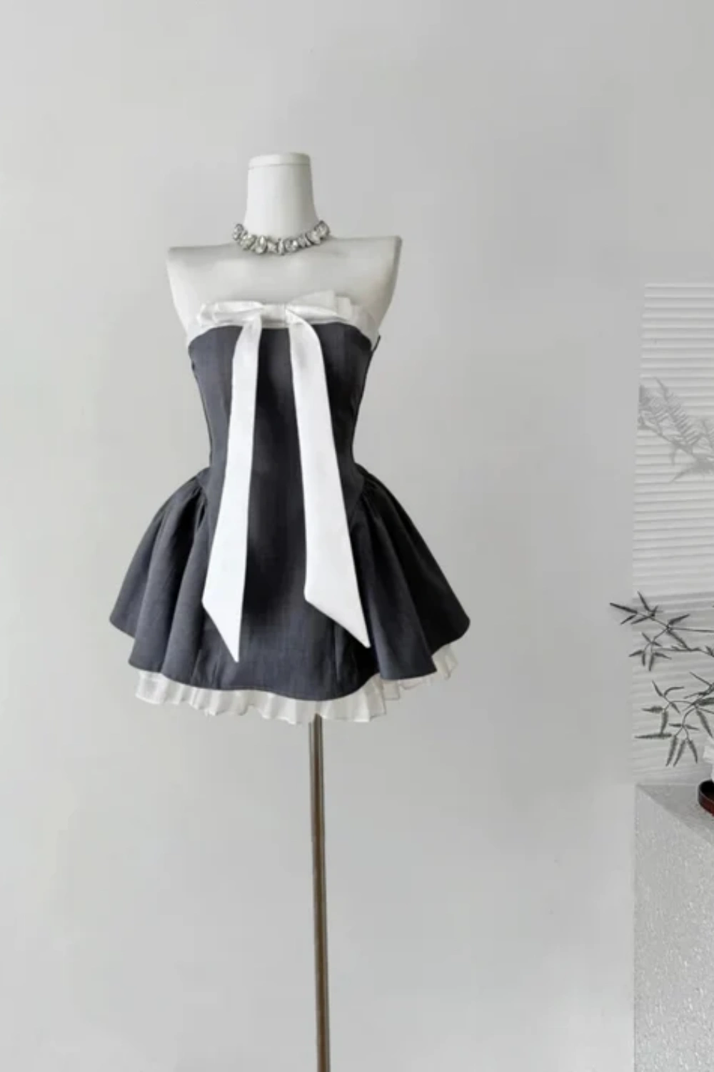 Schwarzes, kurzes Satin-Heimkehrkleid mit Schleife, Geburtstagspartykleid, nv5263
