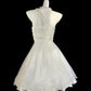 Weißes, stilvolles, plissiertes, kurzes Chiffon-Heimkehrkleid mit Perlenbesatz für Geburtstage, NV5222