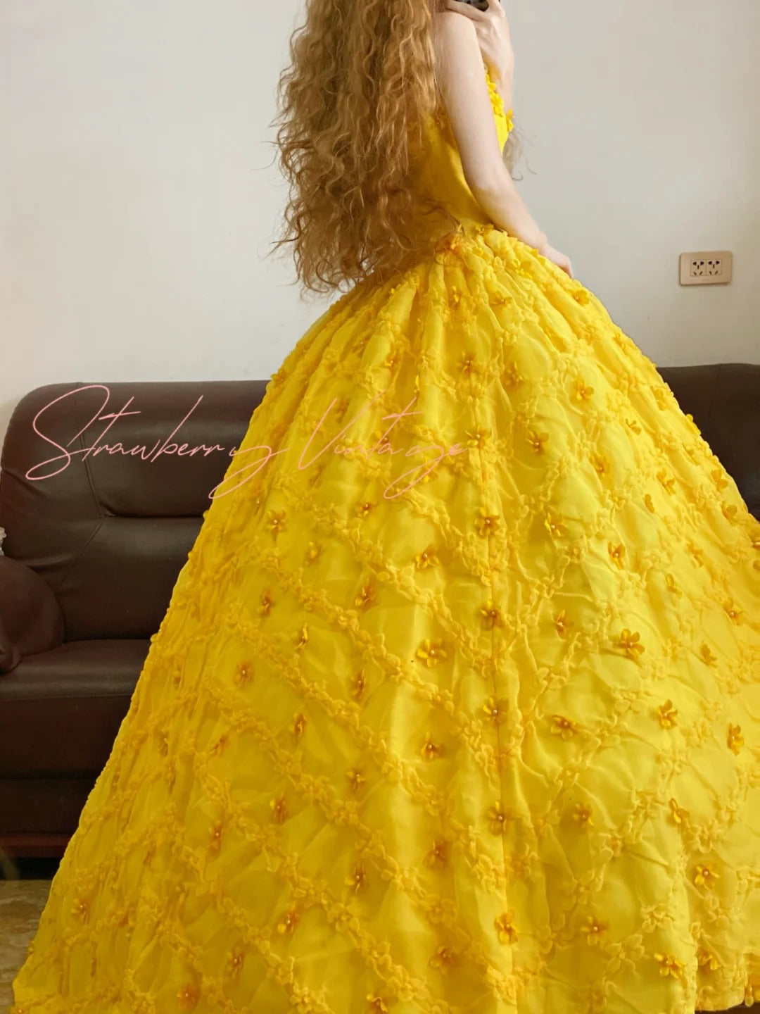 Gelbes Vintage Elegantes Blumen Perlen Langes Tüll Prinzessin Ballkleid nv5009