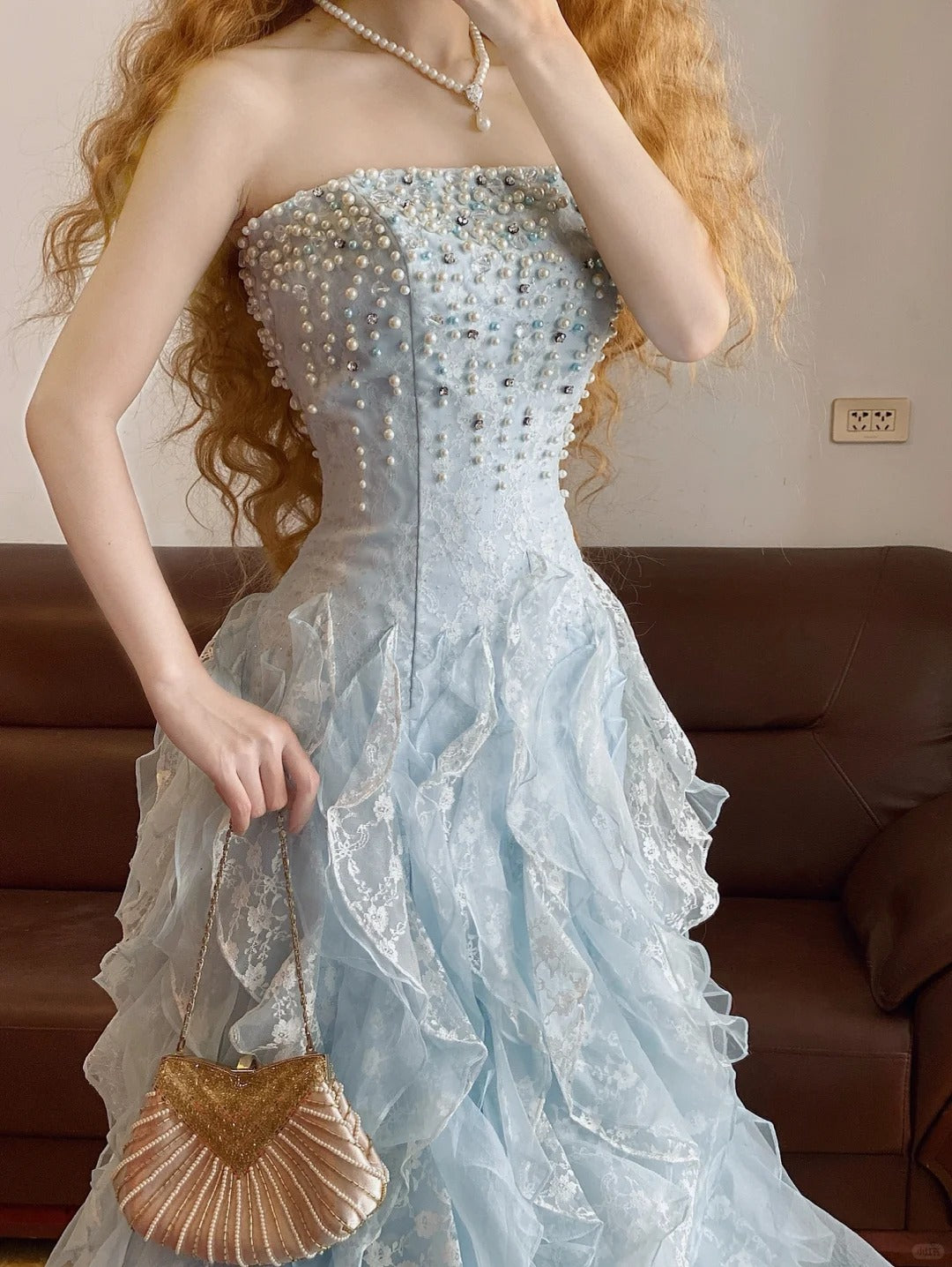 Blaues, langes Ballkleid mit Perlenspitze und Tüll im Prinzessinnen-Stil, NV5044