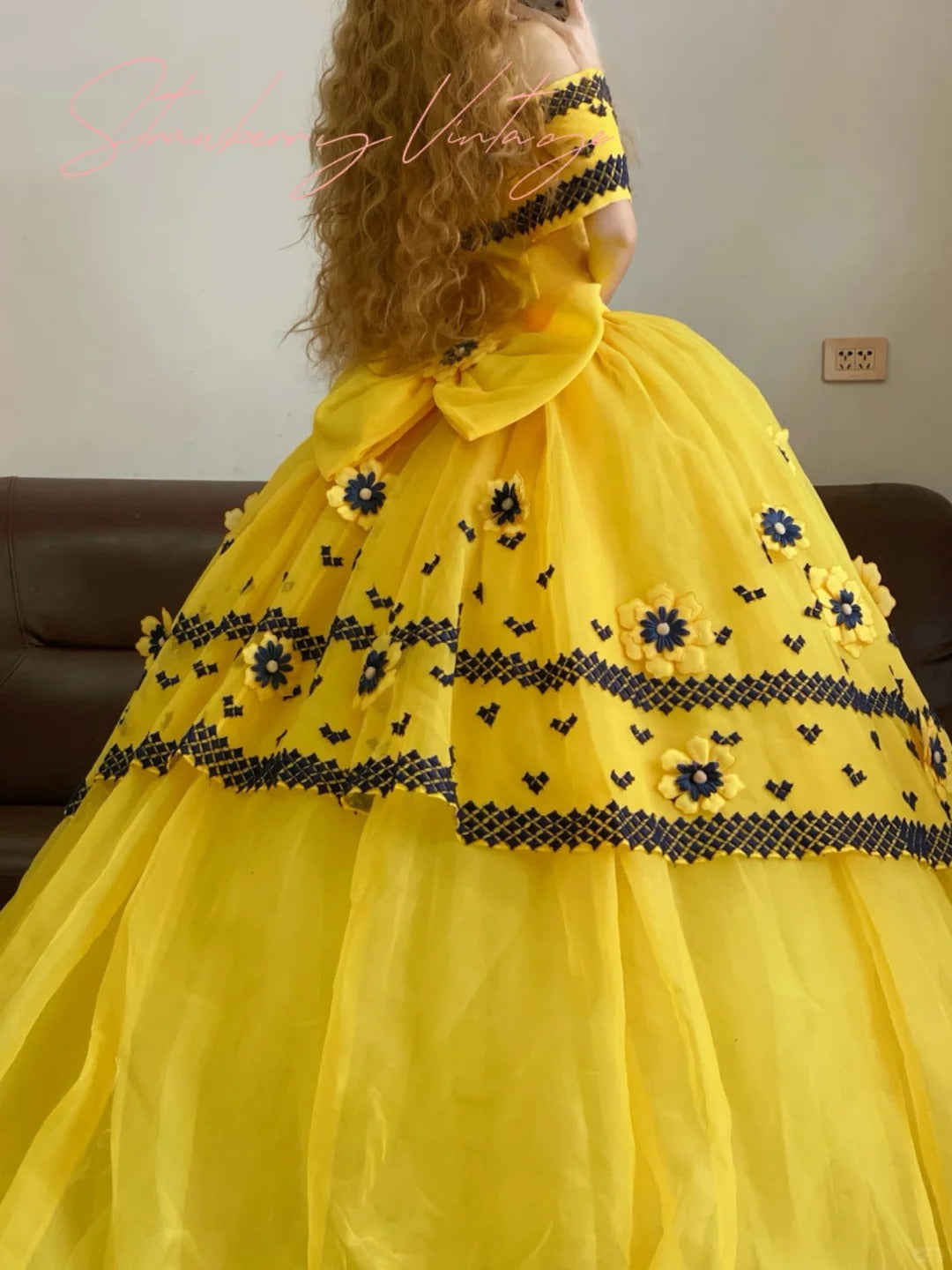 Gelbes, florales, elegantes, langes Ballkleid aus Tüll mit Sonnenblumenmuster, NV5022