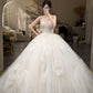 Robe de mariée bustier sans manches style princesse de rêve | Robe longue maxi en tulle blanc avec traîne et fleurs 3D pour mariage, fiançailles et dîner de gala NV6275