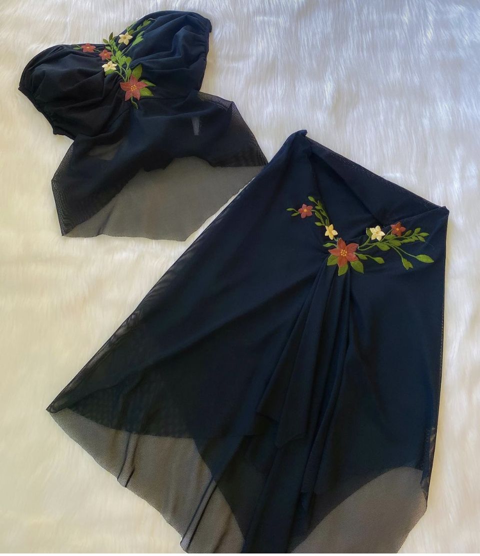 NiceVestidos – Zweiteiliges Blumen-Set in Marineblau NV6008