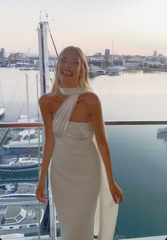 Robe de soirée longue en satin blanc simple et élégante nv2411