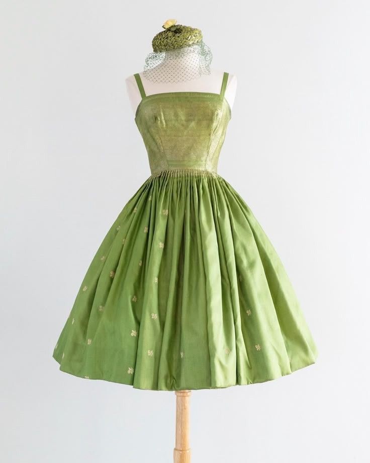 NiceVestidos-Green Sweet Satin Short Homecoming Dress nv5529