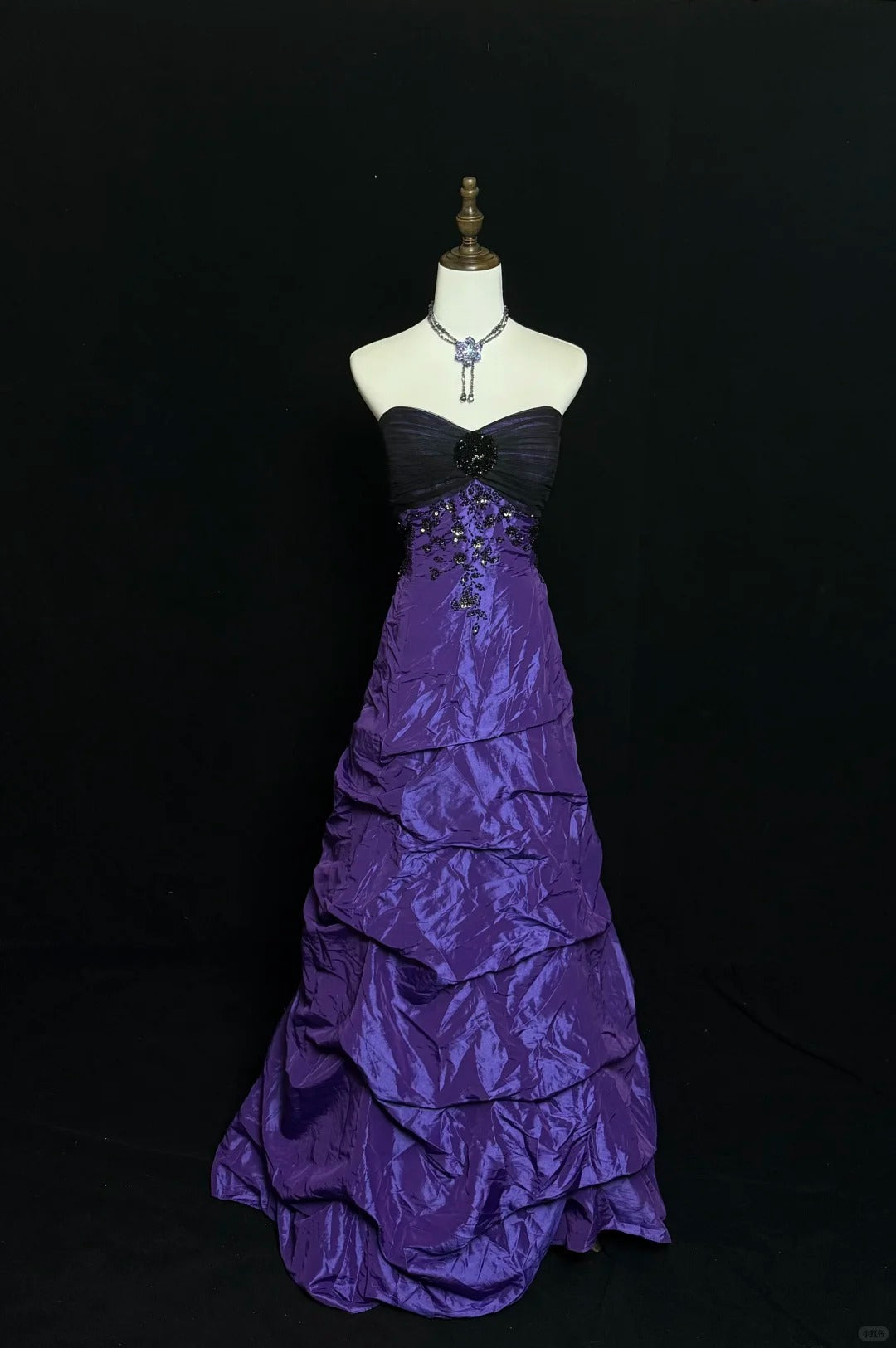 Charmantes lila exquisites Strass-Taft-Vintage-Ballkleid nv5147