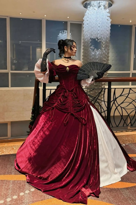 Wunderschönes langes Ballkleid aus burgunderrotem Samt, nv4813