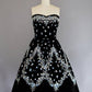 NiceVestidos - Schwarzes, geblümtes Satin-Kurzes formelles Heimkehrkleid Hoco Gown nv5502
